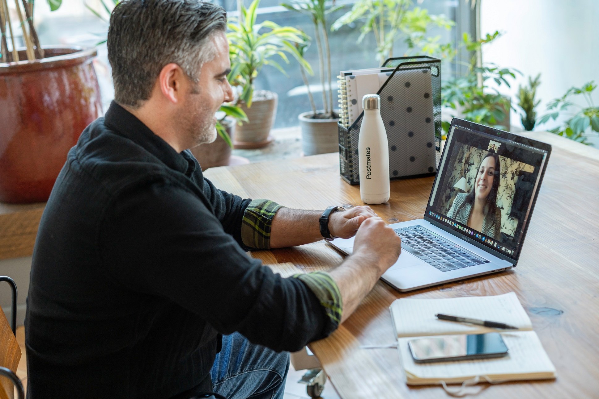 linkedin-sales-solutions-Be5aVKFv9ho-unsplash_small